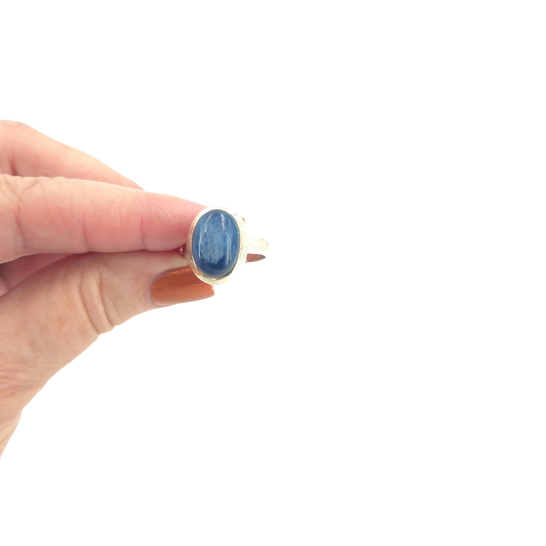 Bague en cyanite bleue